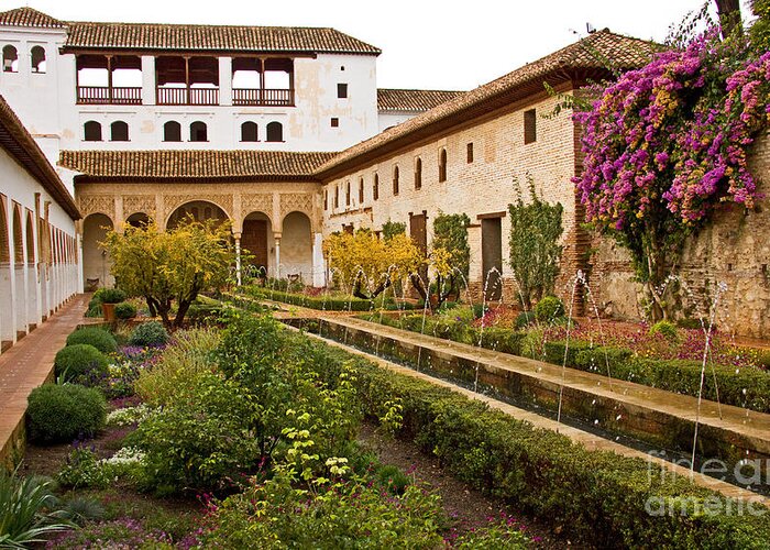 Granada Greeting Card featuring the photograph The Courtyard of the Acequia - Generalife by Levin Rodriguez