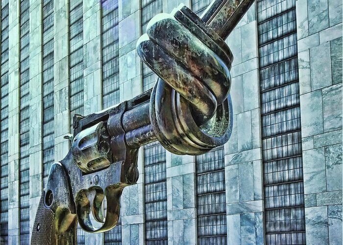Non-violence Sculpture Greeting Card featuring the photograph The Knotted Gun by Allen Beatty
