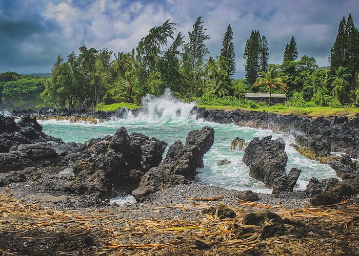 Aloha Greeting Card featuring the photograph Waves Crashing Kawee Point by Andy Konieczny