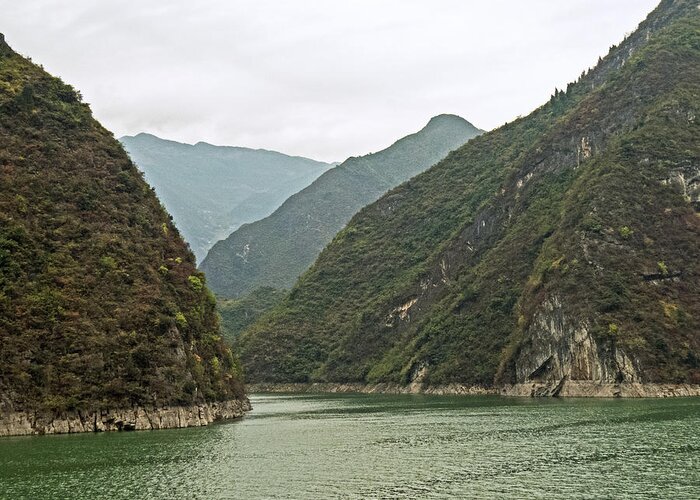 China Greeting Card featuring the photograph Yangtze Gorge by T Guy Spencer