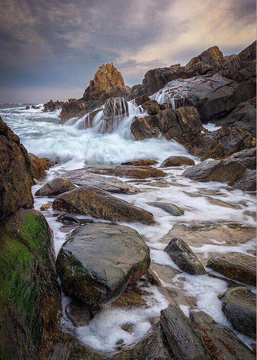 Bailey Island Greeting Card featuring the photograph Battering Waves at Pinnacle Rock by Kristen Wilkinson
