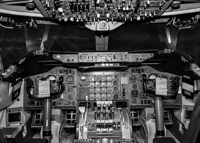 747 Greeting Card featuring the photograph Boeing 747 Cockpit by Chris Smith