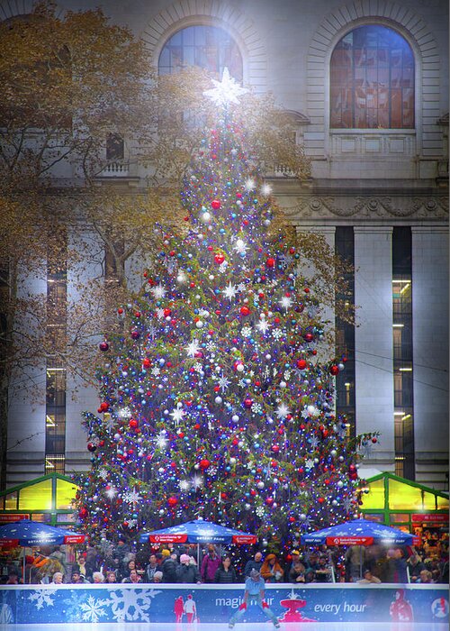 Bryant Park Greeting Card featuring the photograph Bryant Park Christmas Tree by Mark Andrew Thomas