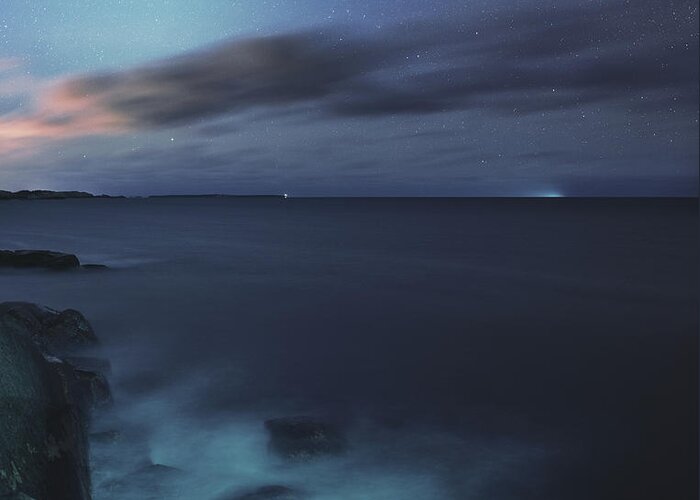 Water's Edge Greeting Card featuring the photograph Comet Ison Over The Atlantic by Shaunl