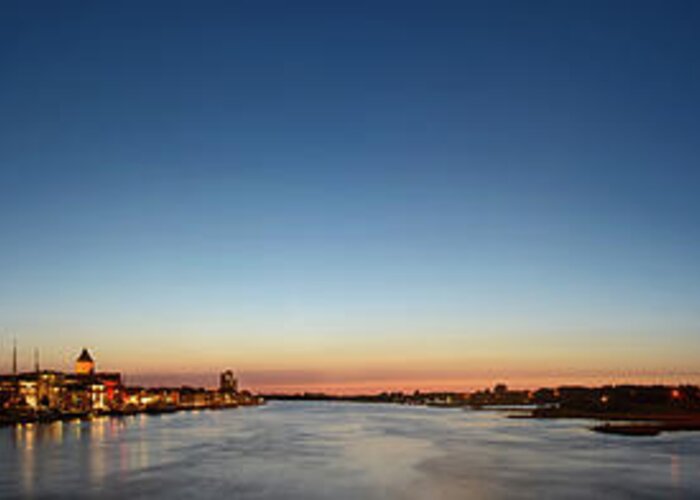 Dawn Greeting Card featuring the photograph Kampen At The River Ijssel At Night by Sjo