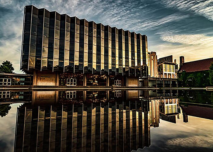 Building Greeting Card featuring the photograph Pretty building with reflection pool near sunset by Sven Brogren