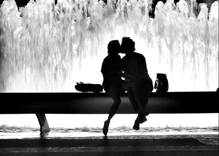 Black And White Greeting Card featuring the photograph Romance by a Fountain - A New York Moment by Steve Ember