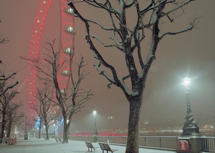 Empty Greeting Card featuring the photograph Snow On The South Bank Xl by Beholdingeye