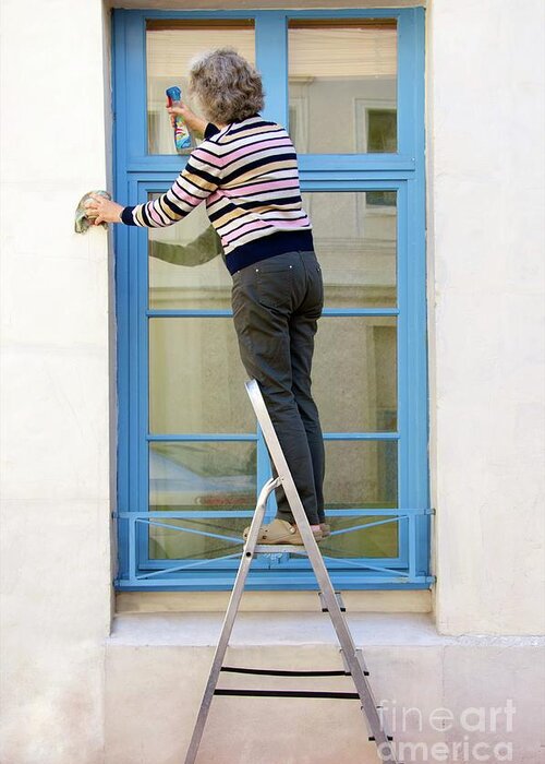 Active Greeting Card featuring the photograph Window Cleaning by Lea Paterson/science Photo Library