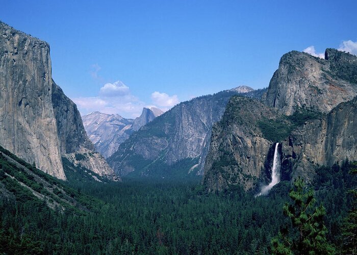Scenics Greeting Card featuring the photograph Yosemite Valley From Tunnel View by Yenwen