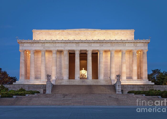 Lincoln Memorial Greeting Card featuring the photograph Dawn at Lincoln Memorial by Brian Jannsen