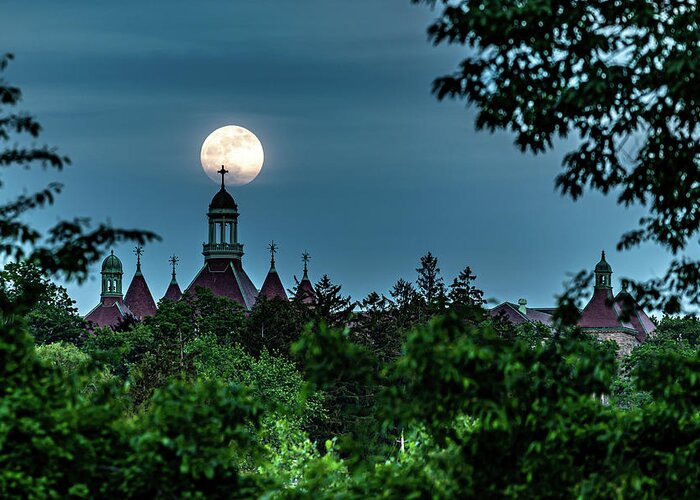 Dunwoodie Greeting Card featuring the photograph Moonrise over Yonkers by Kevin Suttlehan