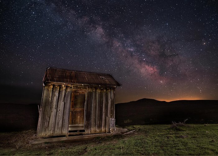 Lassen Greeting Card featuring the photograph Shack Under the Stars by Mike Lee