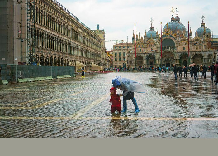 Piazza San Marco Greeting Card featuring the photograph Splish Splash 2 by Lindsay Thomson