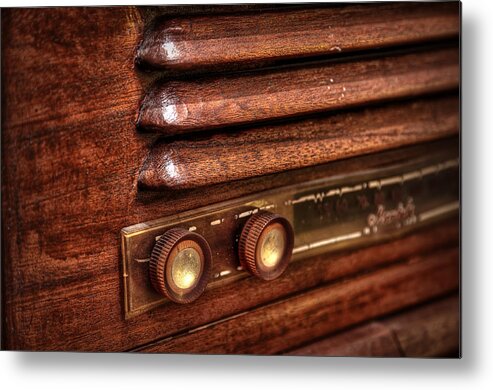 Vintage Metal Print featuring the photograph 1948 Mantola radio by Scott Norris