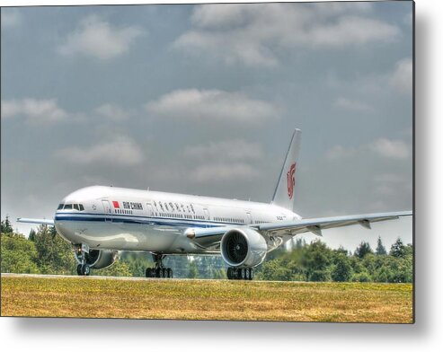 Boeing Metal Print featuring the photograph Air China 777 by Jeff Cook