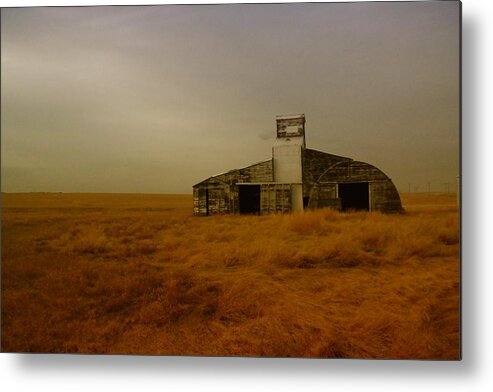 Barns Metal Print featuring the photograph An Unusual Barn In Eastern Montana by Jeff Swan