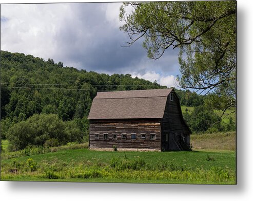 Barn Metal Print featuring the photograph Countryside Barn by Weir Here And There