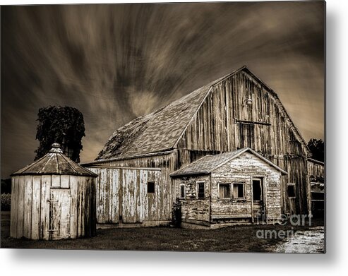 Barn Metal Print featuring the photograph Barn on Hwy 66 by Michael Arend