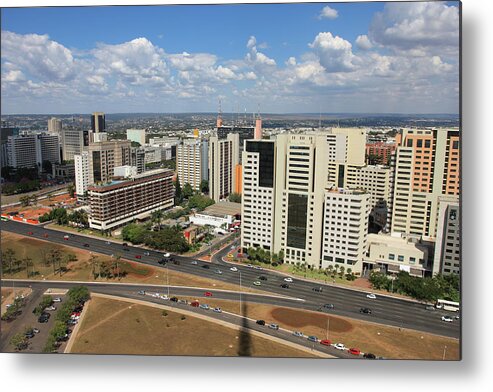 Land Vehicle Metal Print featuring the photograph Brasília by Dircinhasw