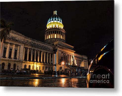 Capitolio Metal Print featuring the photograph Capitolio Habanero by Jose Rey