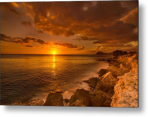Sunset Metal Print featuring the photograph Hawaii Golden Sunset by Tin Lung Chao