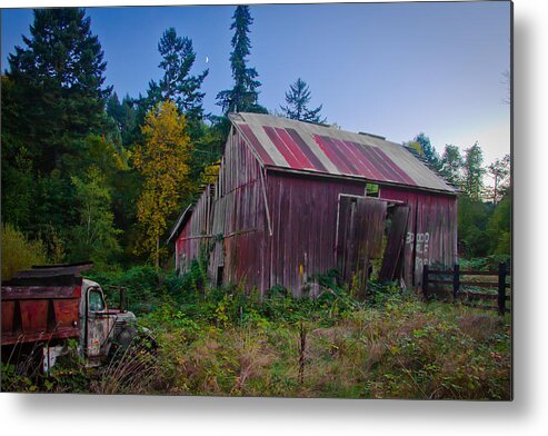 Oregon Metal Print featuring the photograph Headin' For The Barn by Marvin Mast