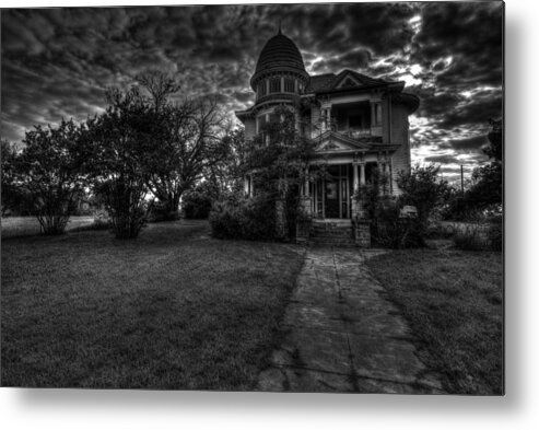 Fort Worth Home Metal Print featuring the photograph Black and White Historic Fort Worth Home by Jonathan Davison