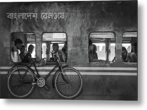 Street Metal Print featuring the photograph Home Bound by Sifat Hossain