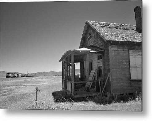 Johnny Cash Metal Print featuring the photograph I Hear The Train A Coming by Everett Bowers