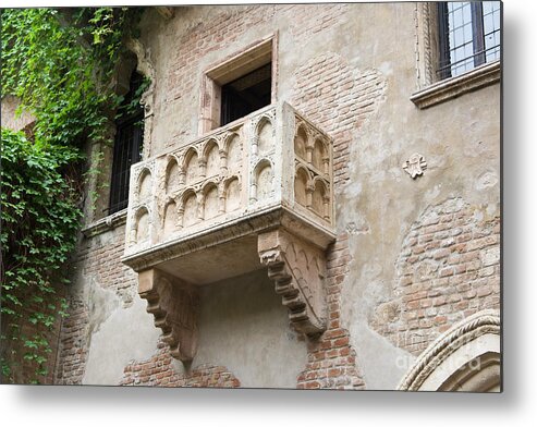 Home Metal Print featuring the photograph Juliet's balcony in Verona by Antonio Scarpi