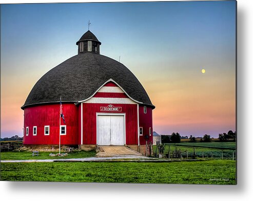 Round Barn Metal Print featuring the photograph Moon Over Mulberry by Andrea Platt