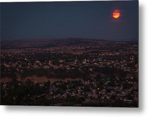 Paso Robles Metal Print featuring the photograph Moonrise over Paso by Tim Bryan