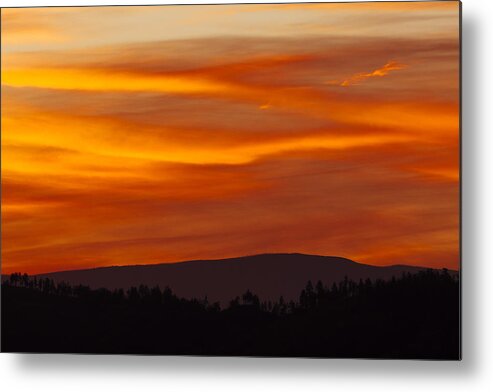 Red Metal Print featuring the photograph Okanagan Sunrise 2 by Laura Tucker