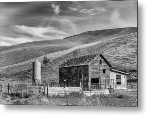 Old Barn Metal Print featuring the photograph Old Barn monochrome by Chris McKenna