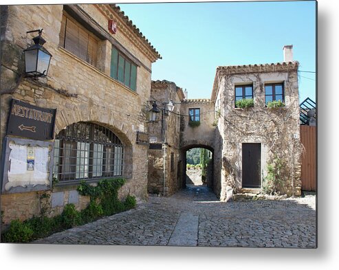 Arch Metal Print featuring the photograph Placa Dels Esquiladors by Craig Pershouse