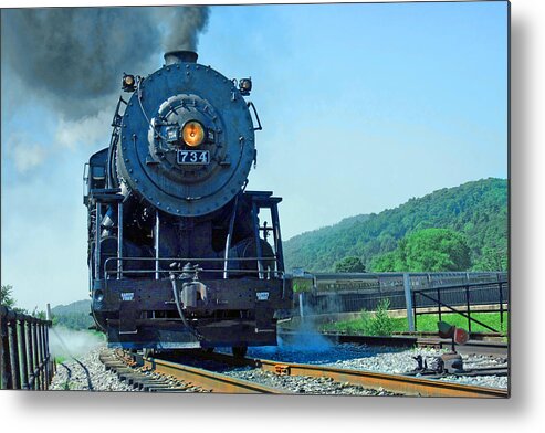 Western Maryland Scenic Railroad Metal Print featuring the photograph Rounding the Bend by Mike Flynn