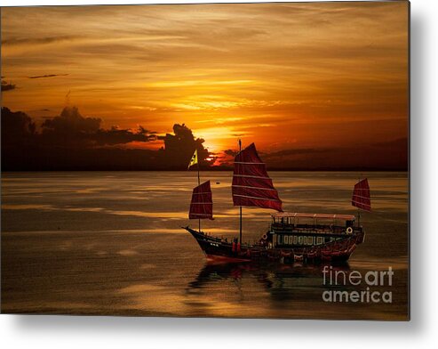 Sanpan Metal Print featuring the photograph Sanpan Sunset by Shirley Mangini