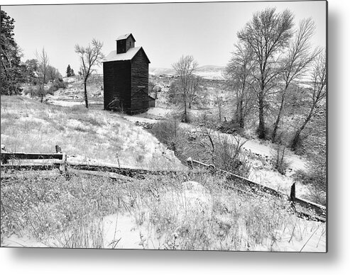  River Metal Print featuring the photograph Secrets of Oregon by Darren White