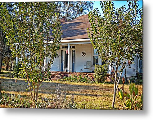 Architecture Metal Print featuring the photograph Southern Farmhouse by Linda Brown