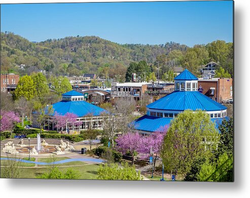 Chattanooga Metal Print featuring the photograph Spring Coolidge Park by Tom and Pat Cory