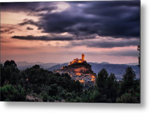 Castle Metal Print featuring the photograph Sunset at the Castle by Pedro Fernandez