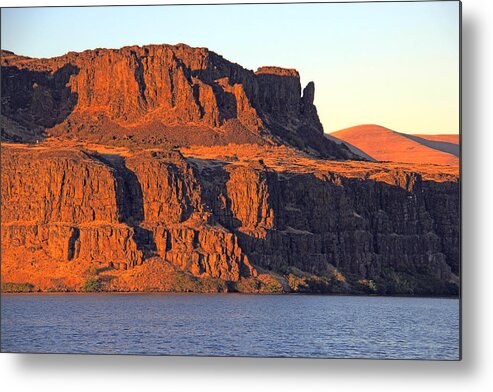 Horsethief Lake Metal Print featuring the photograph Sunset Cliffs at Horsethief by Talya Johnson