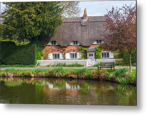 Crawley Metal Print featuring the photograph Thatched Cottage Crawley Hampshire by David Ross