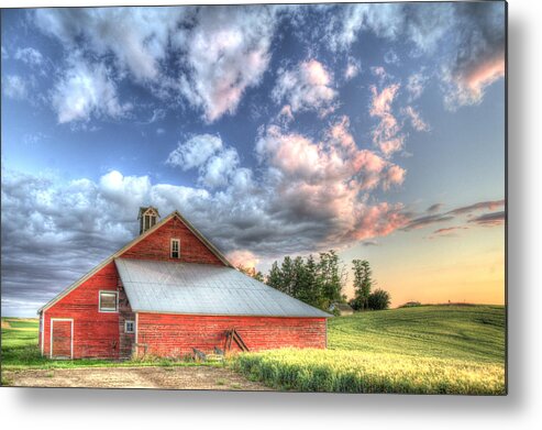  Usa Metal Print featuring the photograph The Jenkins Red Barn by Latah Trail Foundation