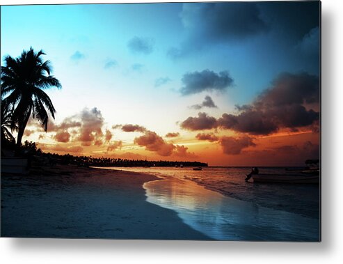 Water's Edge Metal Print featuring the photograph Tropical Beach by Gerisima