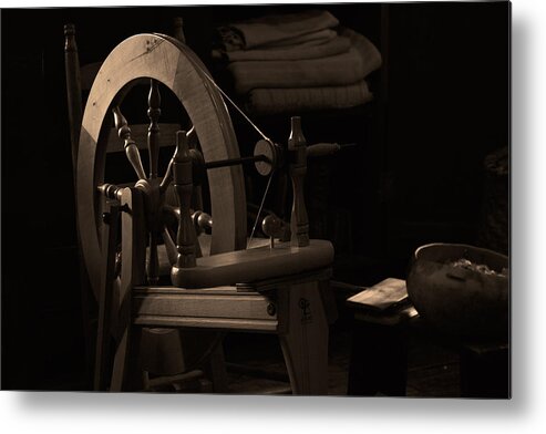 Vintage Metal Print featuring the photograph Vintage Spinning Wheel by Eugene Campbell