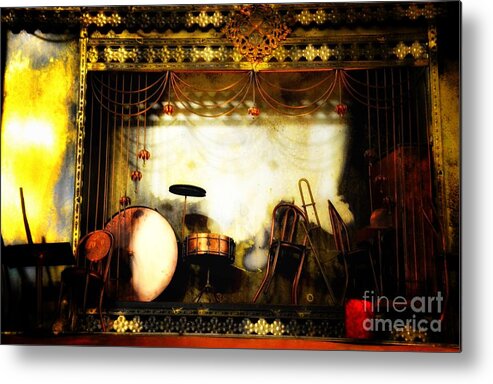 Newel Hunter Metal Print featuring the photograph Waiting for the music by Newel Hunter