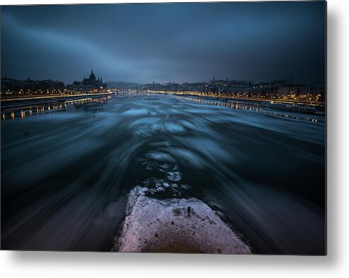 Winter Metal Print featuring the photograph Winter Morning In Budapest by Bal?zs Luk?csi