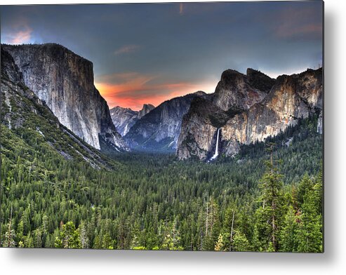 Yosemite Metal Print featuring the photograph Yosemite Valley View Sunset by Shawn Everhart